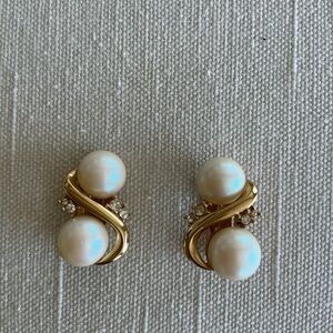 Richelieu Gold and Pearl Swirl Earrings w/ Glass Stones